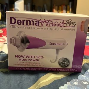 DermaWand Pro with silver case and beauty guide